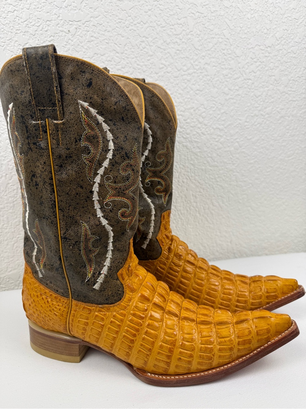 Gran Lider Cowboy Boots | 10.5 | Hornback Caiman Print Leather | Made in Mexico